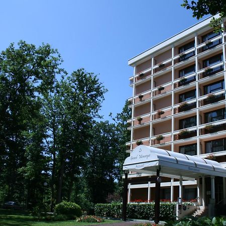 Le Grand Monarque Hotel Melun Buitenkant foto