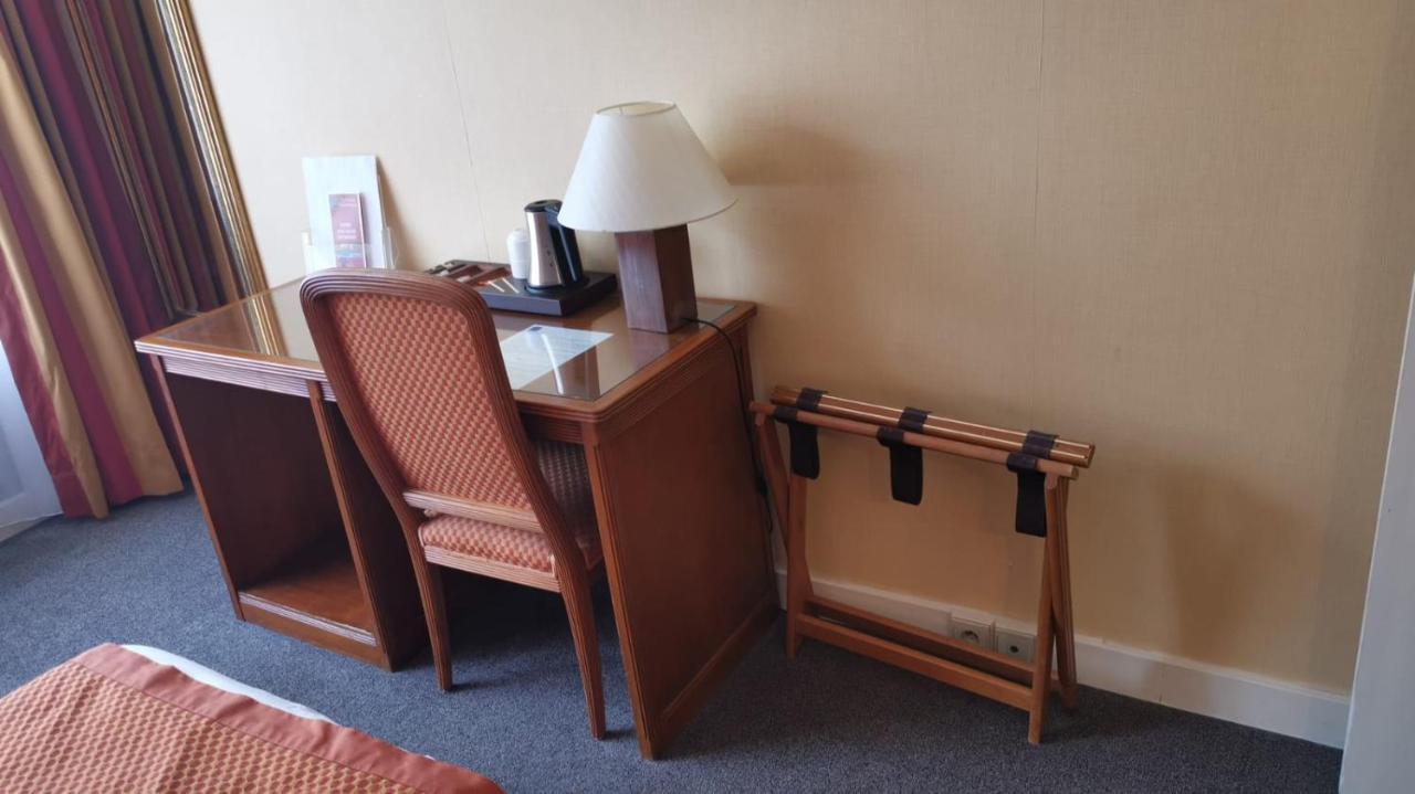 Le Grand Monarque Hotel Melun Buitenkant foto