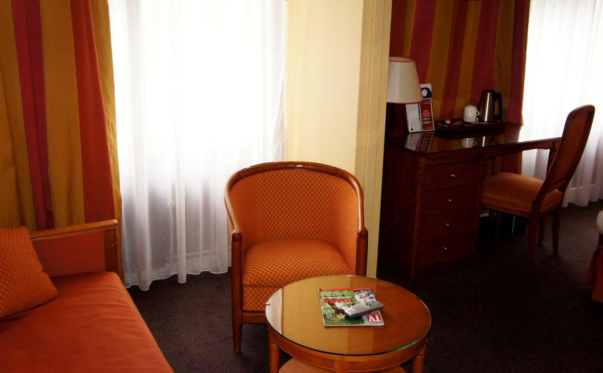 Le Grand Monarque Hotel Melun Buitenkant foto