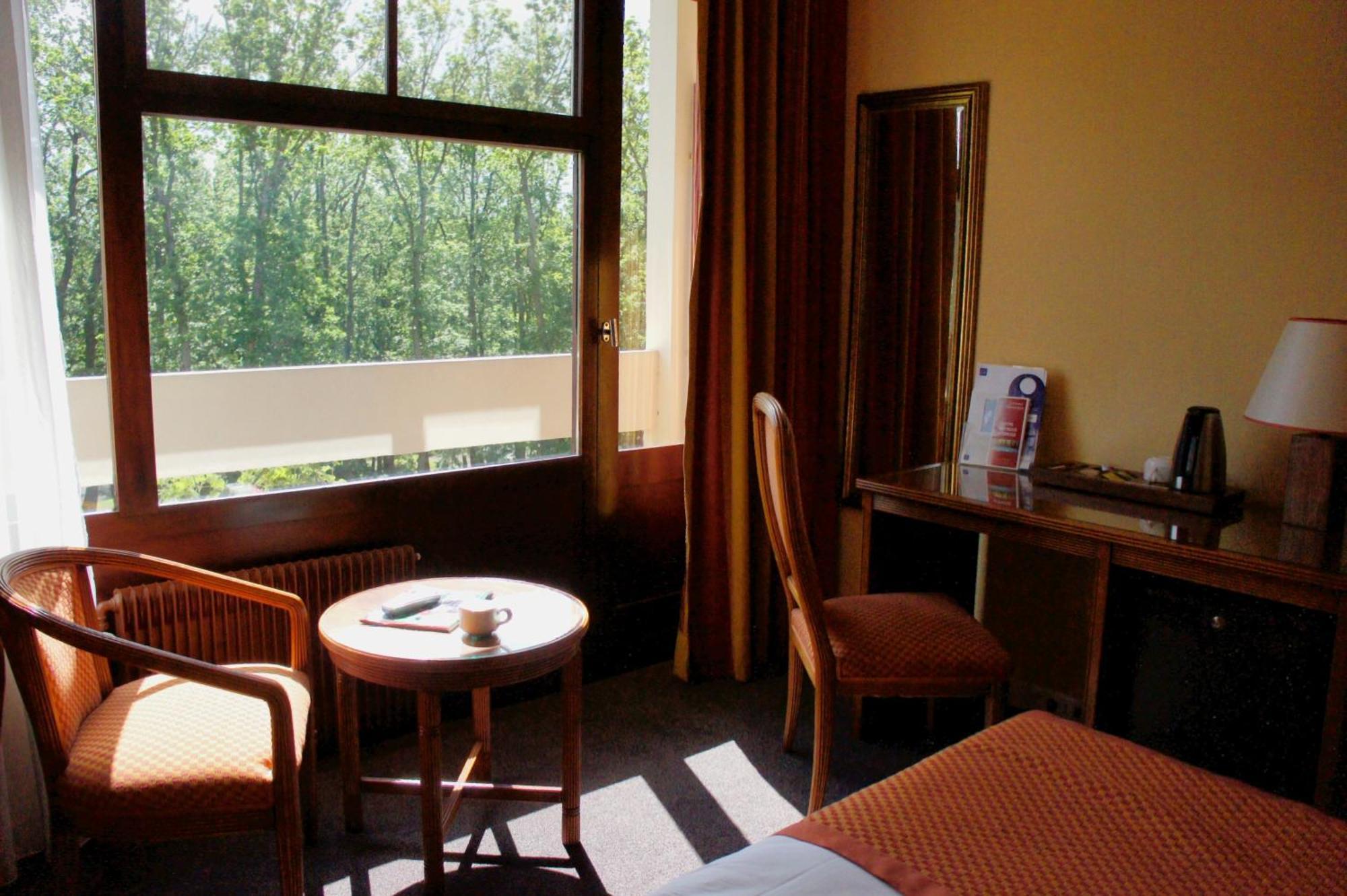 Le Grand Monarque Hotel Melun Buitenkant foto