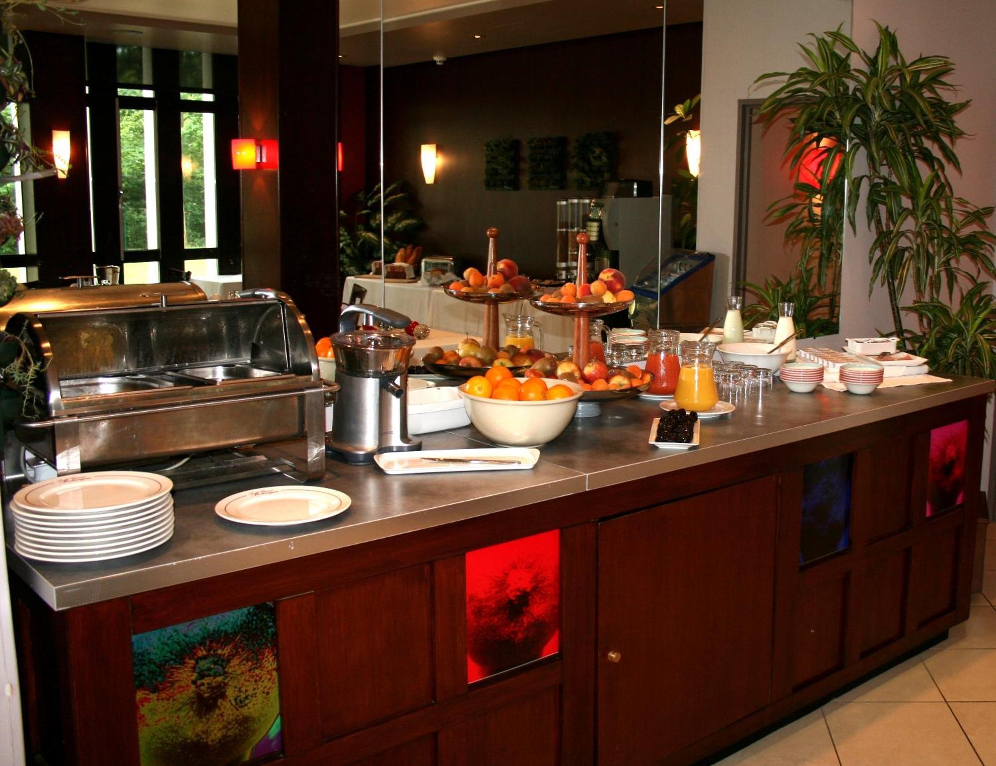 Le Grand Monarque Hotel Melun Buitenkant foto