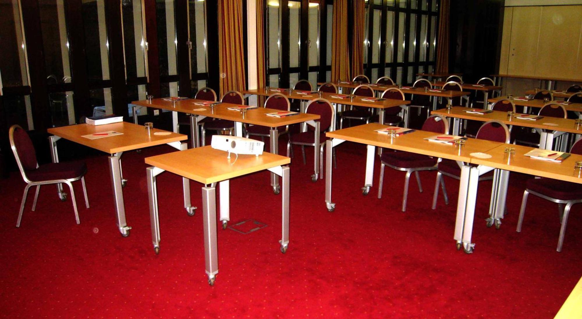 Le Grand Monarque Hotel Melun Buitenkant foto