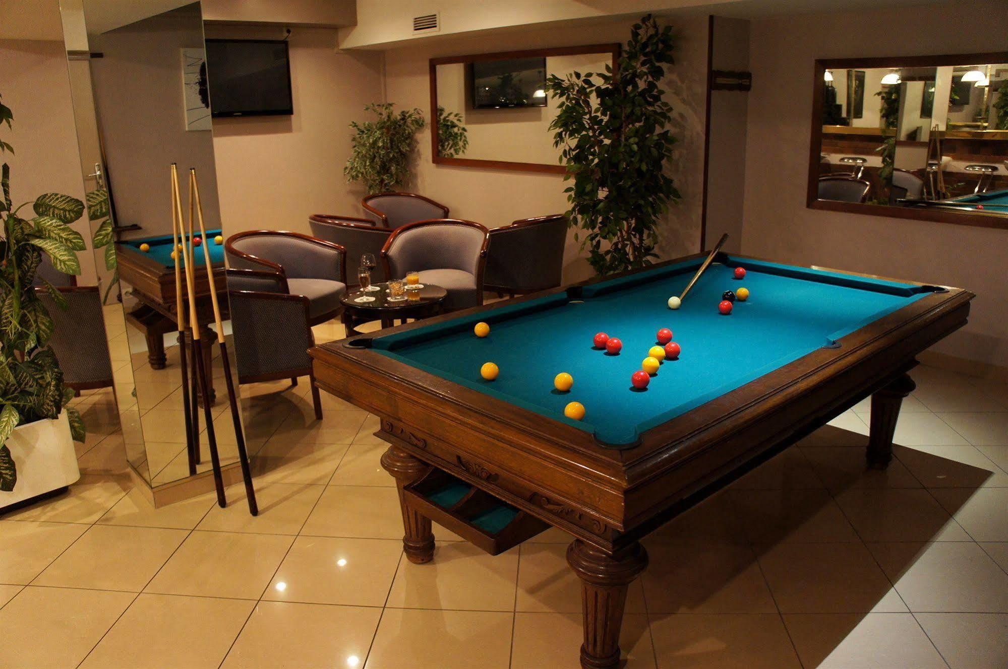 Le Grand Monarque Hotel Melun Buitenkant foto